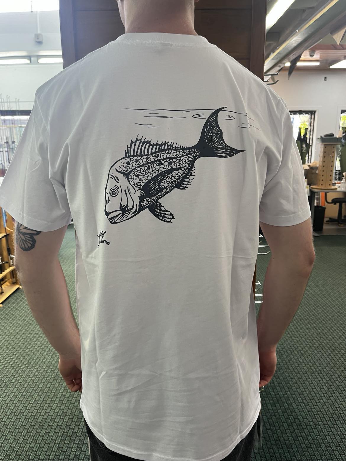 Saltwater Fly Fishing trailing Snapper T-Shirt - Sportinglife Turangi